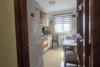 Apartament cu 3 camere decomandat în Tomis Nord