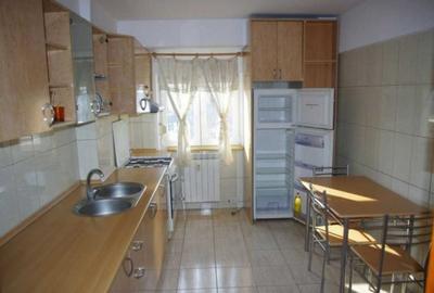 Apartament cu 3 camere decomandat în Văcăresti