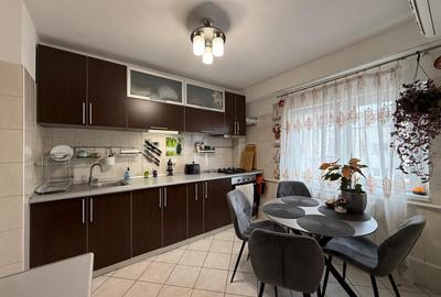 Apartament cu 4 camere semidecomandat, mobilat în Mihai Bravu