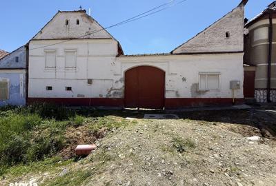 Casă cu 4 camere cu Teren 400 Mp în Poiana Sibiului