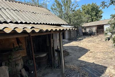 Casă cu Teren 968 Mp în Văcăreni - 2
