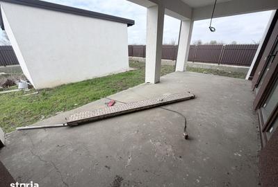 Casă cu 5 camere cu Teren 492 Mp în Glina - 1