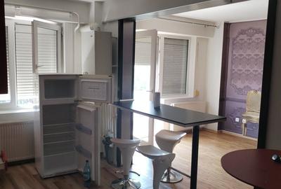 Apartament cu 3 camere decomandat în Central - 1