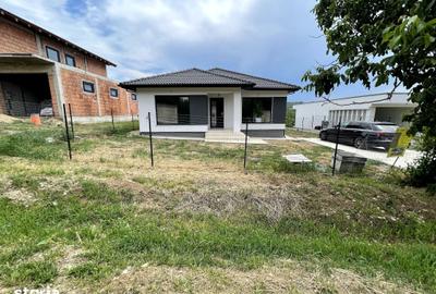 Casă cu 4 camere cu Teren 750 Mp în Paleu