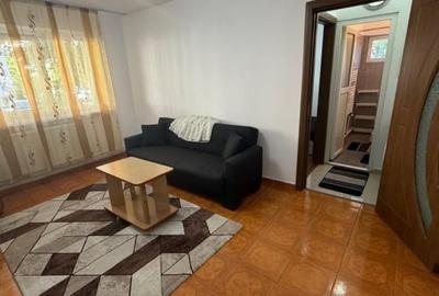 Apartament cu 2 camere semidecomandat, mobilat în Craiovița Nouă