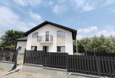 Casă cu 3 camere în Central - 1