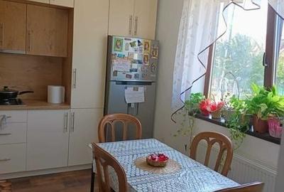 Casă cu 4 camere cu Teren 225 Mp în Girișu de Criș