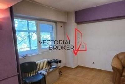 Apartament cu 4 camere decomandat în Mihai Bravu
