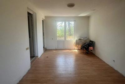 Casă cu Teren 1200 Mp în Gostinu