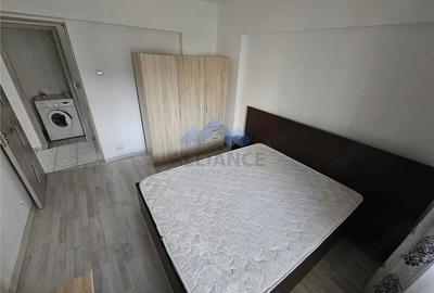 Apartament cu 3 camere decomandat în Filiași