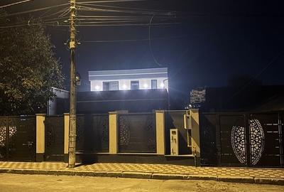Casă cu 3 camere cu Teren 230 Mp în Central