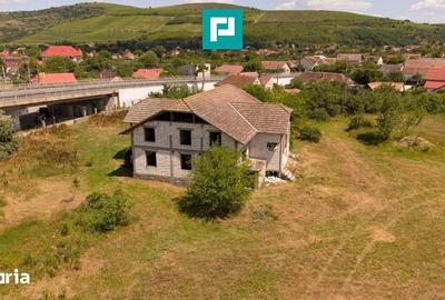 Casă cu 7 camere cu Teren 2151 Mp în Central - 7