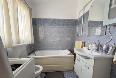 Casă cu 4 camere cu Teren 1439 Mp în Central