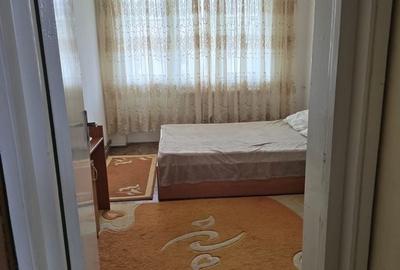 Apartament cu 2 camere semidecomandat în Calea București