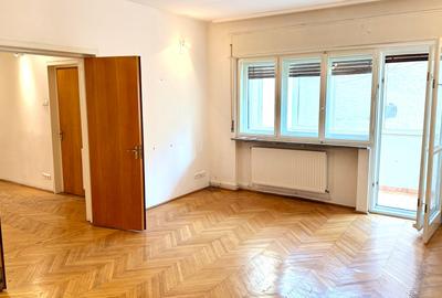 Apartament cu 4 camere decomandat în Victoriei - 2