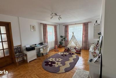 Casă cu 5 camere cu Teren 2011 Mp în Central - 10