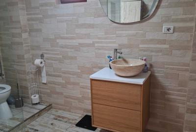 Casă cu 4 camere cu Teren 290 Mp în Central