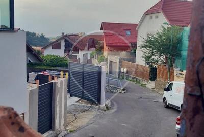 Casă cu 3 camere în Schei
