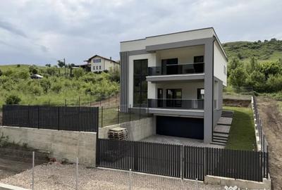 Casă cu 4 camere cu Teren 500 Mp în Făget