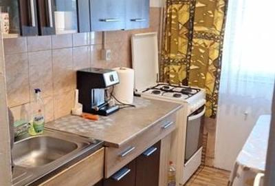 Apartament cu 3 camere semidecomandat în Militari