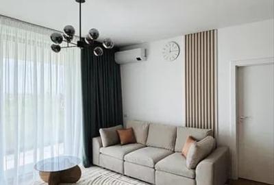 Apartament cu 3 camere semidecomandat în Băneasa