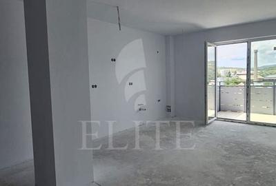 Apartament cu 2 camere semidecomandat în Mărăști