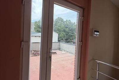 Spațiu comercial, de 200 mp, în Central - 1