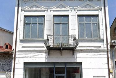 Spațiu comercial, de 350 mp, în Central
