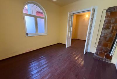 Apartament cu 2 camere semidecomandat în Victoriei