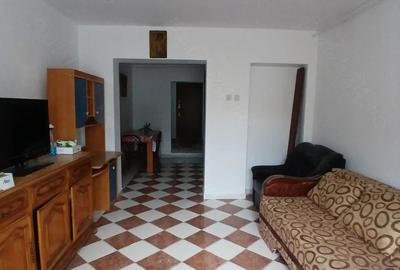 Casă cu Teren 50 Mp în Valu lui Traian
