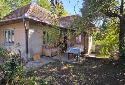 Casă individuală cu 4 camere cu Canalizare în Căianu