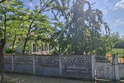 Casă cu 3 camere cu Teren 2600 Mp în Exterior Vest - 2