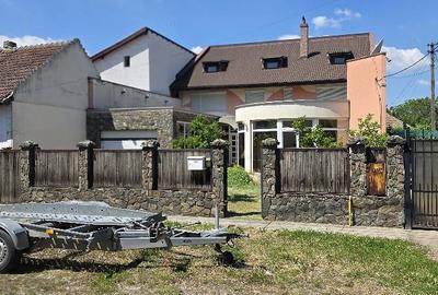 Casă cu 4 camere cu Teren 400 Mp în Elisabetin
