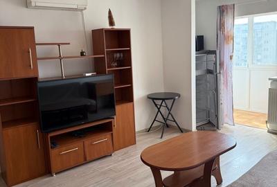 Apartament cu 2 camere semidecomandat în Aradului