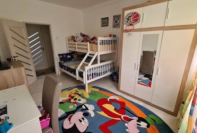Apartament cu 3 camere semidecomandat în Central