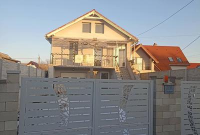 Casă individuală cu 6 camere cu Canalizare în Chichiș - 1