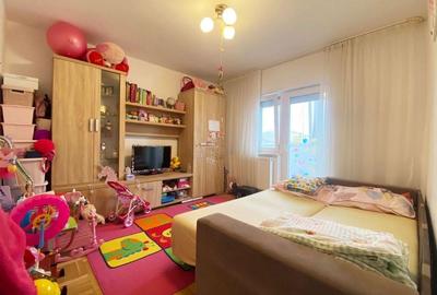 Apartament cu 3 camere decomandat în Rogerius