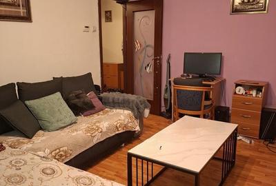 Apartament cu 3 camere decomandat în Rovine - 1