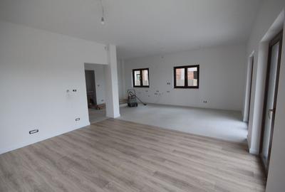 Casă individuală cu 4 camere cu Canalizare în Moșnița Nouă - 14