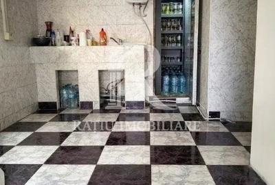 Casă cu Canalizare în Central