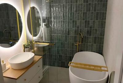 Apartament cu 4 camere decomandat în Ștefan cel Mare