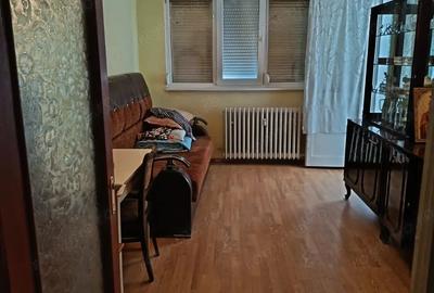 Apartament cu 2 camere decomandat în Micro 13