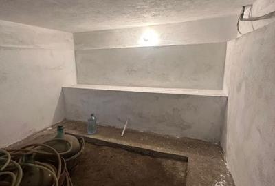 Casă cu 4 camere cu Teren 1105 Mp în Târgșoru Vechi