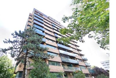 Apartament cu 4 camere în Herăstrău