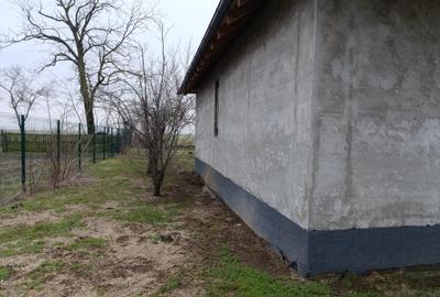 Casă cu 3 camere cu Teren 1000 Mp în Central
