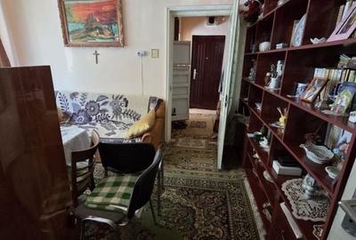 Apartament cu 2 camere semidecomandat în Republicii