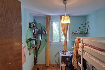 Apartament cu 4 camere decomandat în Central