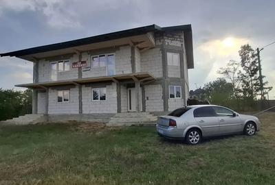 Casă cu 5 camere cu Teren 2000 Mp în Popești - 4