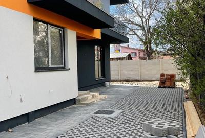Casă cu 4 camere cu Teren 400 Mp în Străulești