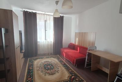 Garsonieră decomandată în Central